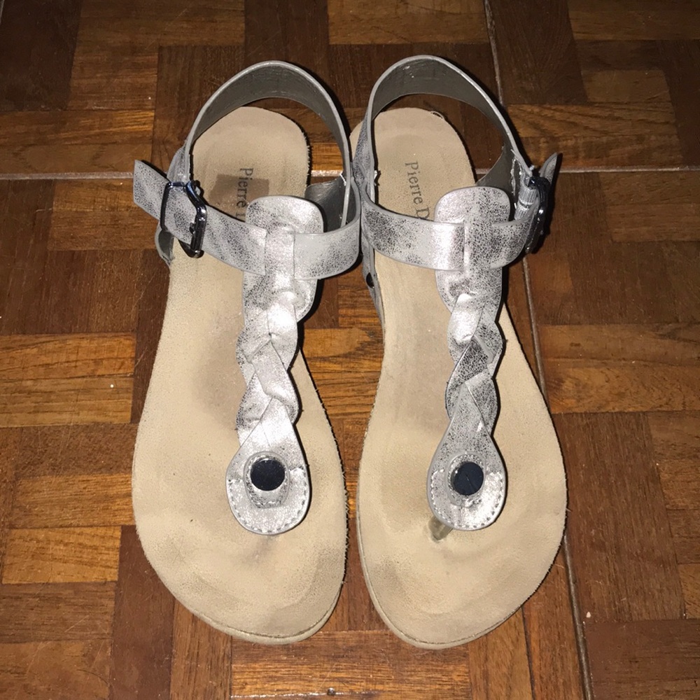 Pierre Dumas silver wedges